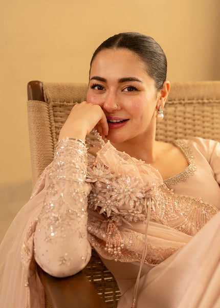 Faiza Saqlain | Reina - Mirari