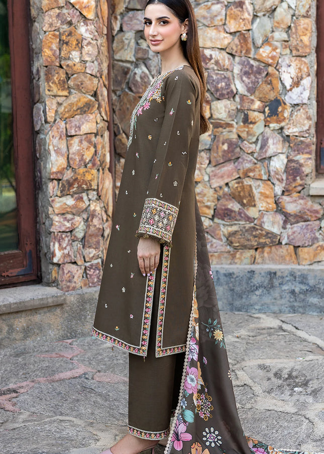 Farasha | Eminence Khaddar F/W '25 - Sandlit