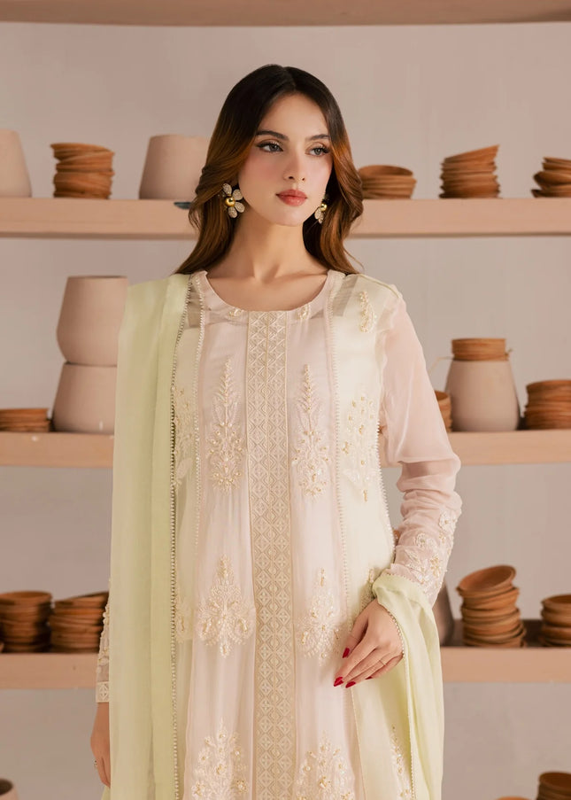 Vanya | Crescent Dreams - RE-33