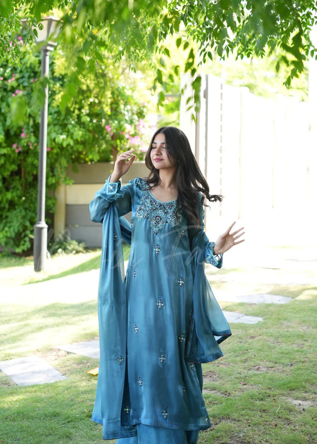 Najia Faisal | Cyan