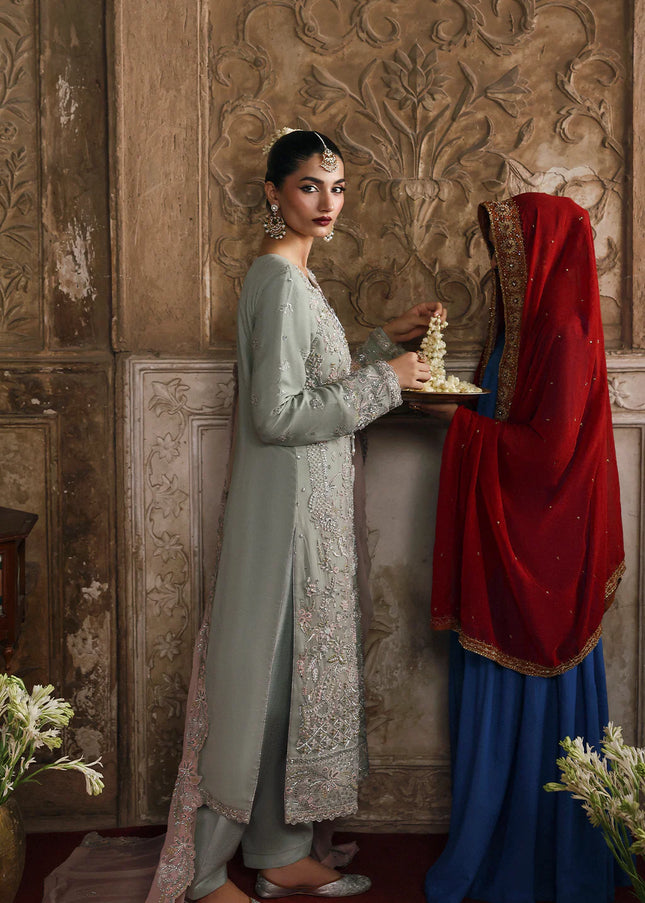 Emaan Adeel | Romansiyyah luxury formal '25 - Mahpari