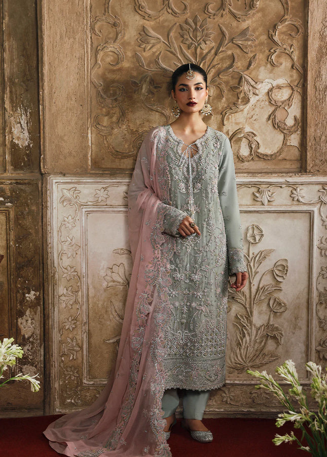Emaan Adeel | Romansiyyah luxury formal '25 - Mahpari