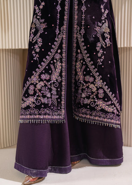 Baroque | Embroidered Velvet - UF-757