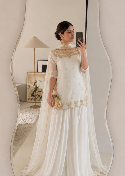 Shanzay Anooshay | White Dazzle