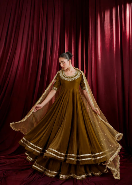 Shanzay Anooshay | Aurelia