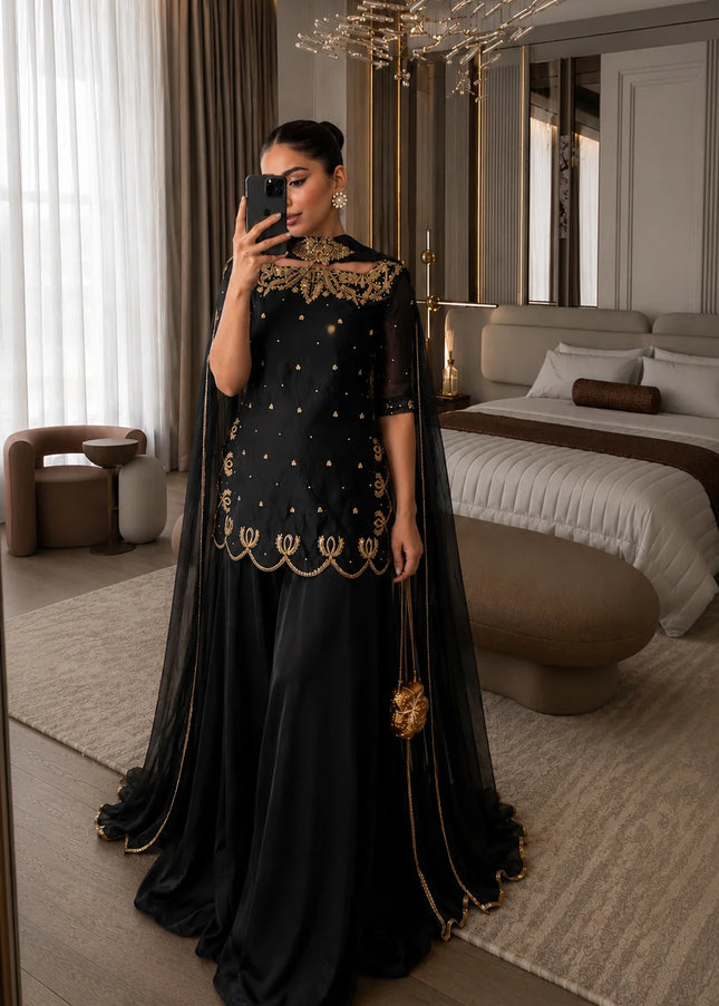 Shanzay Anooshay | Black dazzle