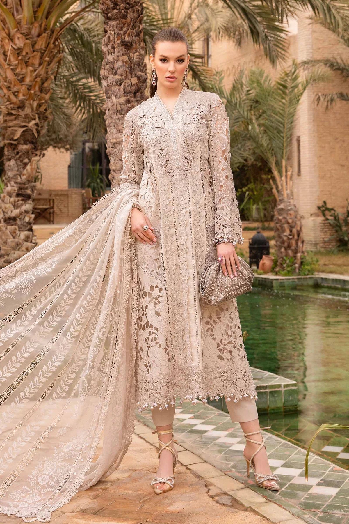 Maria.B | Luxury Lawn '24 - D-2409A FALAKENOOR Maria.B | Luxury Lawn '24 - D-2409A FALAKENOOR