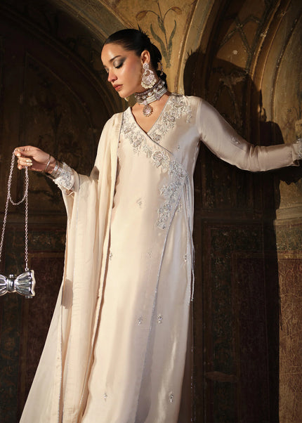 Mahum Asad | Silence She Enters - White Noise