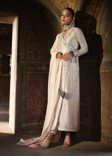 Mahum Asad | Silence She Enters - White Noise
