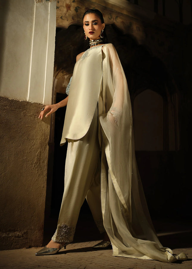 Mahum Asad | Silence She Enters - Editorial