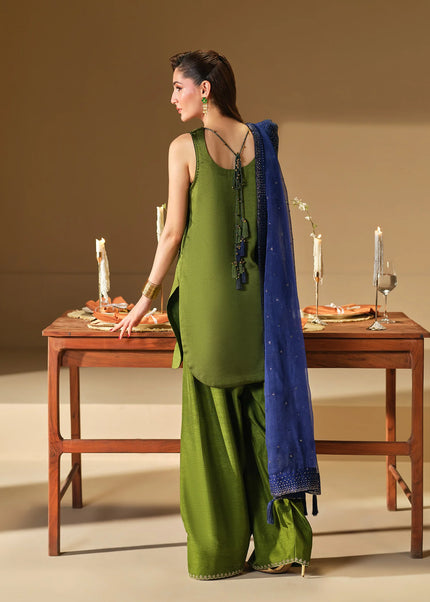 Mahum Asad | Shadow Line - Verde