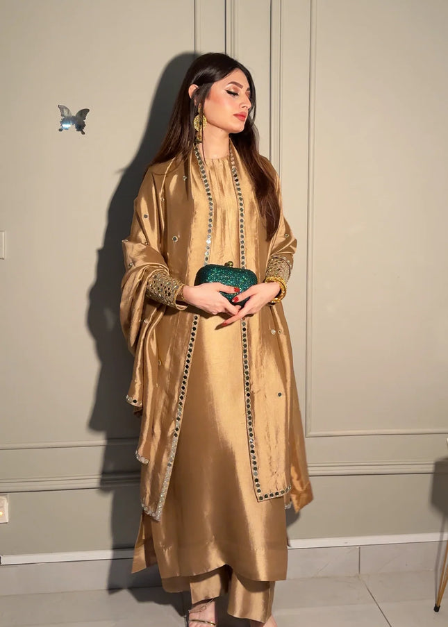 Zainab Shamsi | The Dune Set