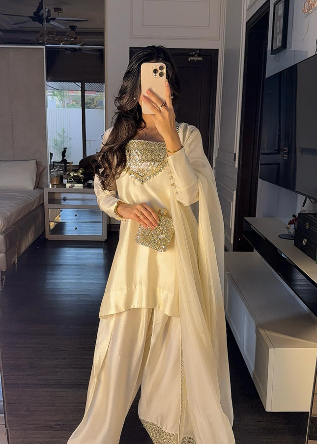 Zainab Shamsi | The Amal Set