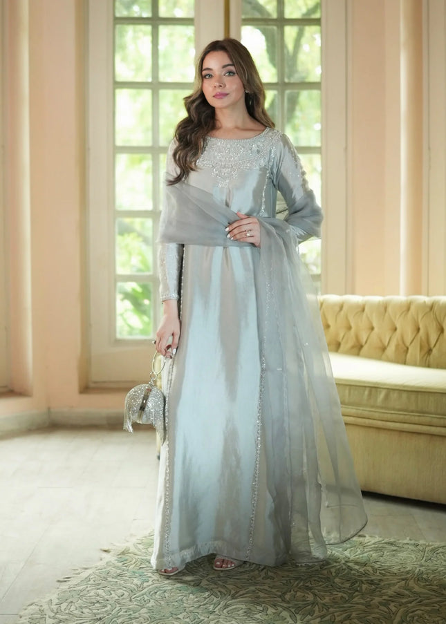 Mahum Asad | The Color Edit - Lumiere
