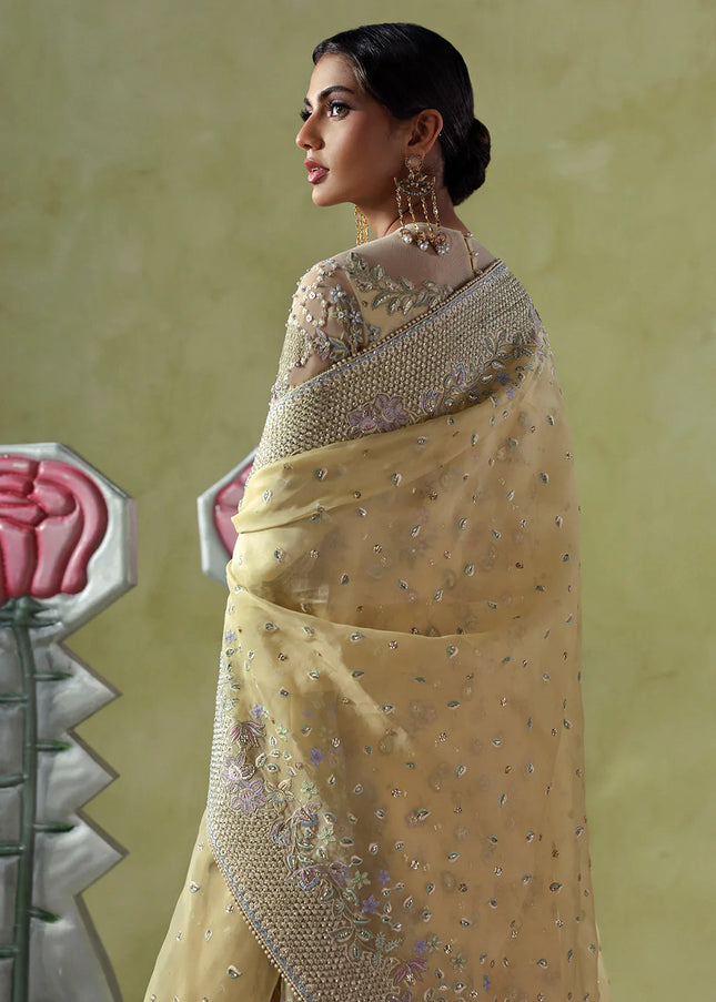 SORAYA | Lumene Festive  - Liora