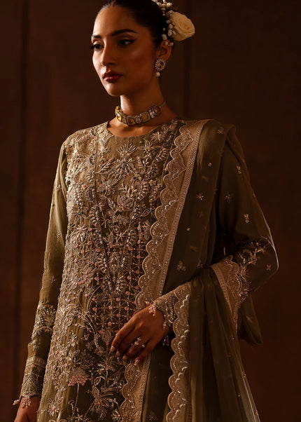 Emaan Adeel | Casabella - Liora