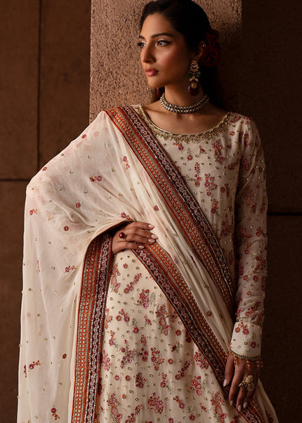 Emaan Adeel | Casabella - Clovera