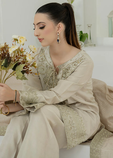 Sania Hasan | Vera Festive - Ivory