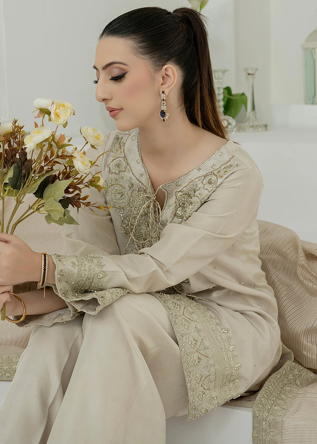 Sania Hasan | Vera Festive - Ivory