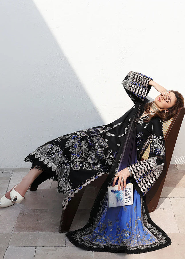 Roheenaz | Floral Reveire Luxury Lawn - Vogue Theory