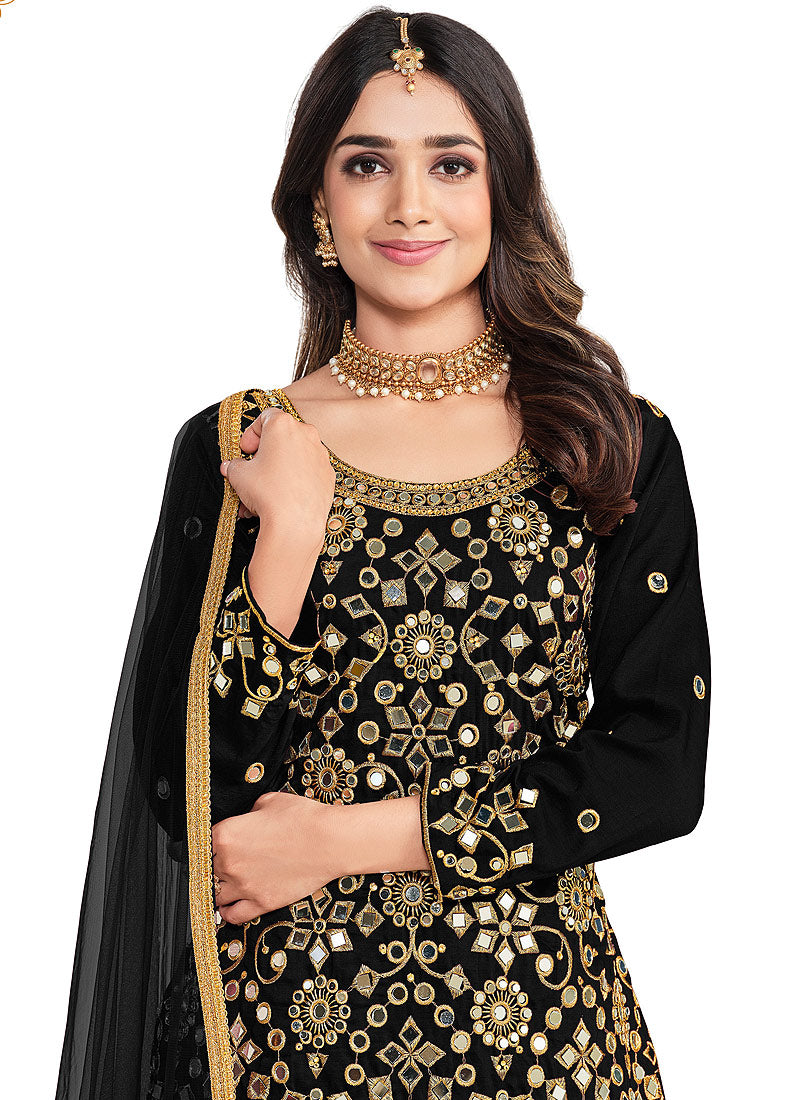 Black and Gold Embroidered Punjabi Suit FALAKENOOR Black and Gold Embroidered Punjabi Suit FALAKENOOR